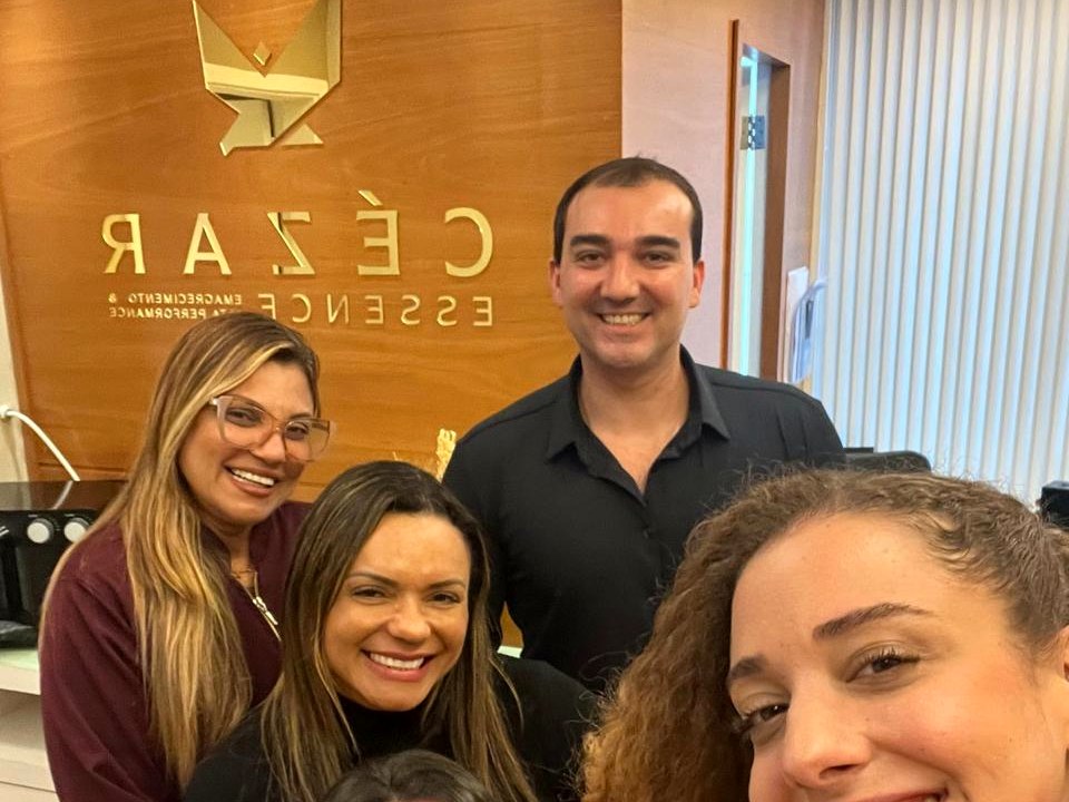 Equipe Gestfy em imersão dentro de uma clínica médica